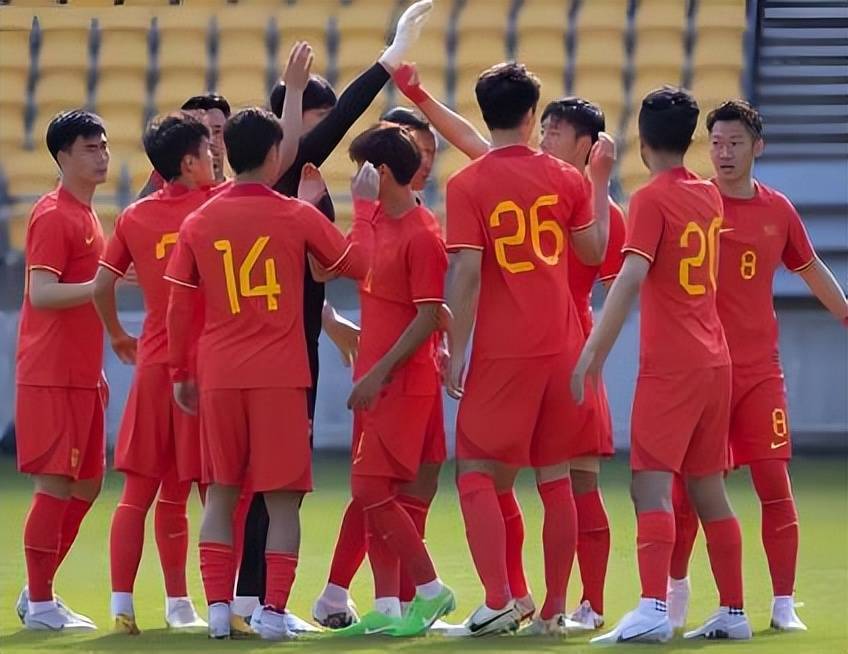 终于等到你！张稀哲之后在2026年终于又有国足大牌后腰，要留洋出战德甲